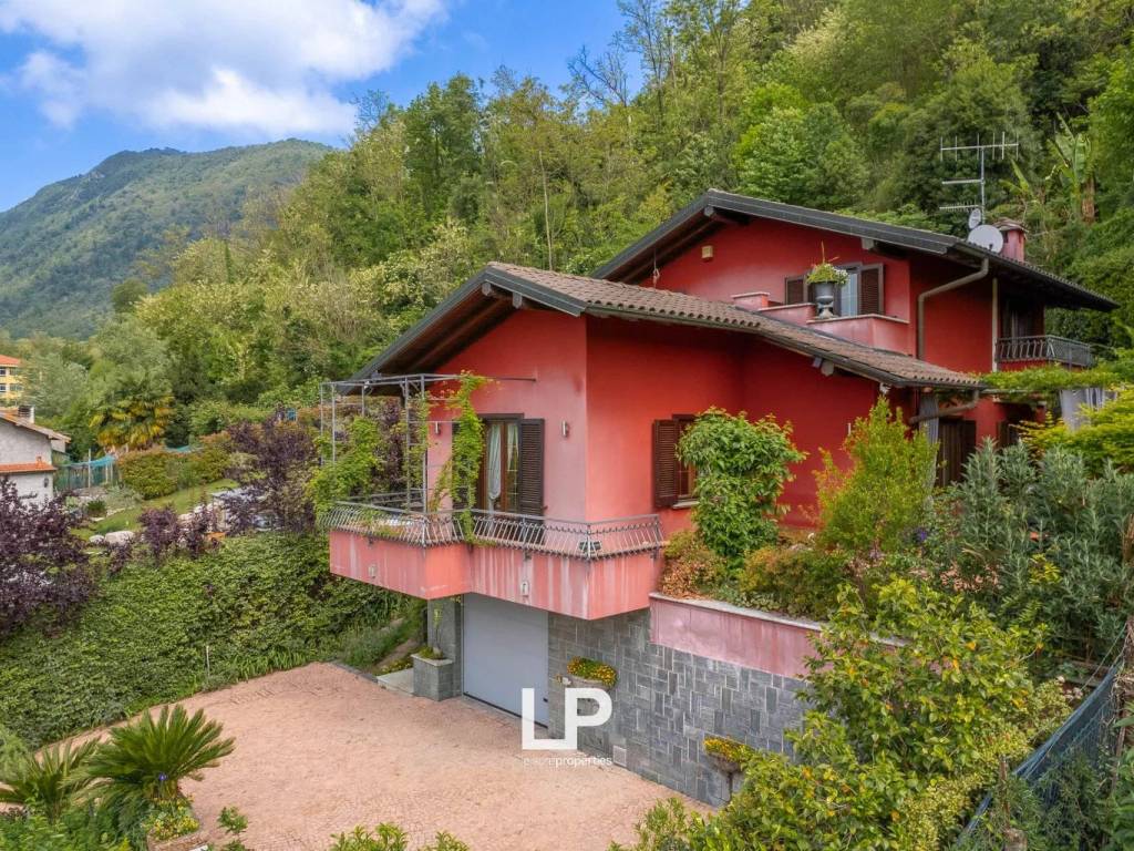 Villa a Cittiglio in Via Nazario Sauro, 27 - Foto 3