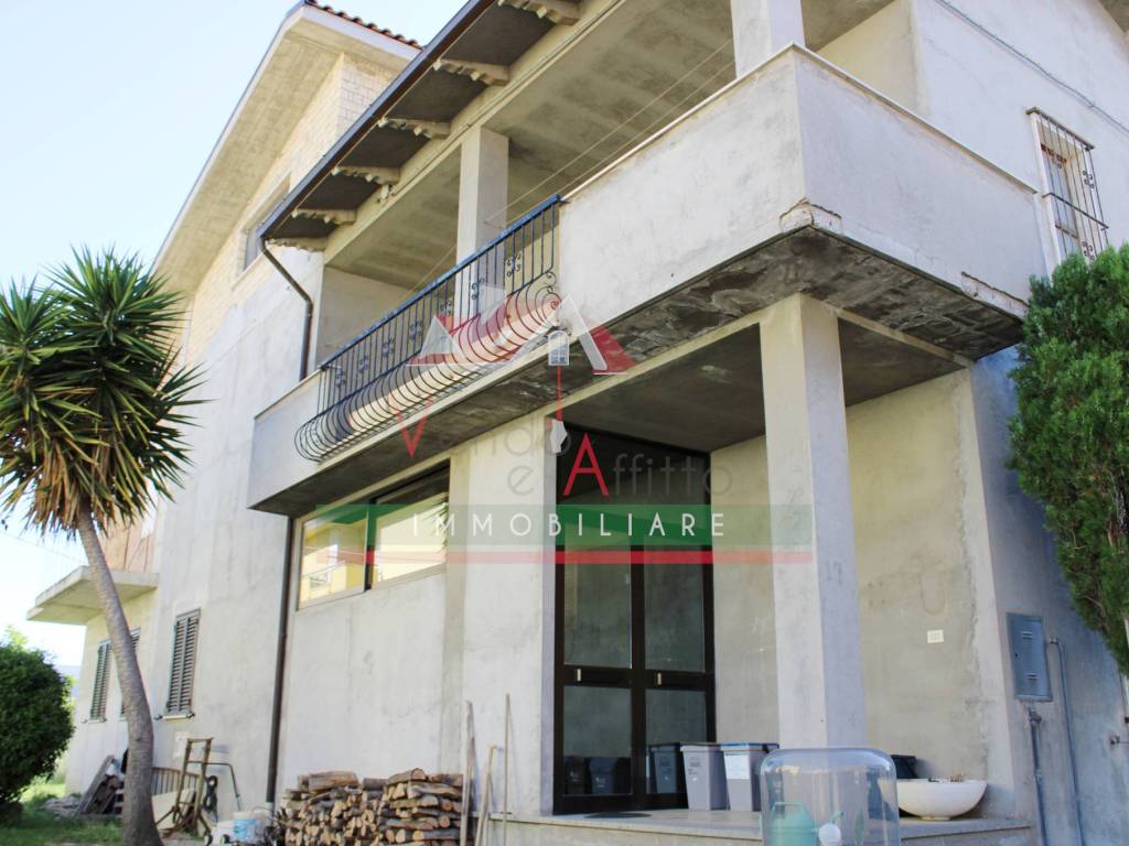 Villa a San salvo in Via Liquirizia - Foto 5