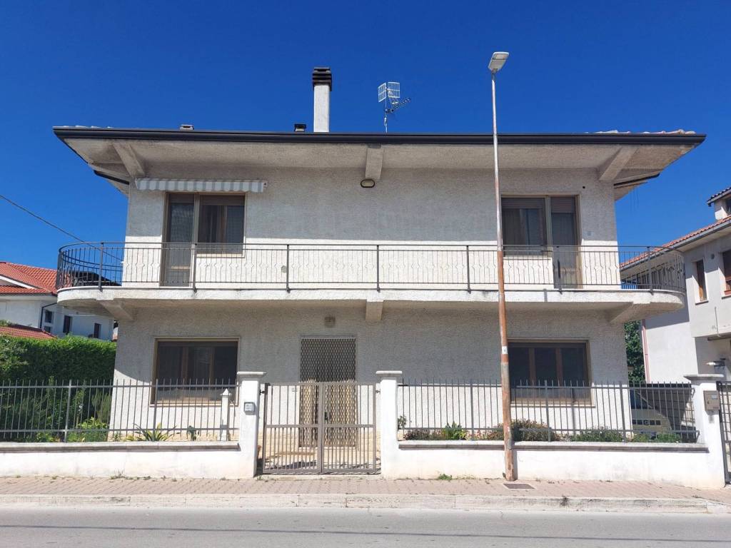 Villa a Cepagatti in Via Torino, 4 - Foto 2