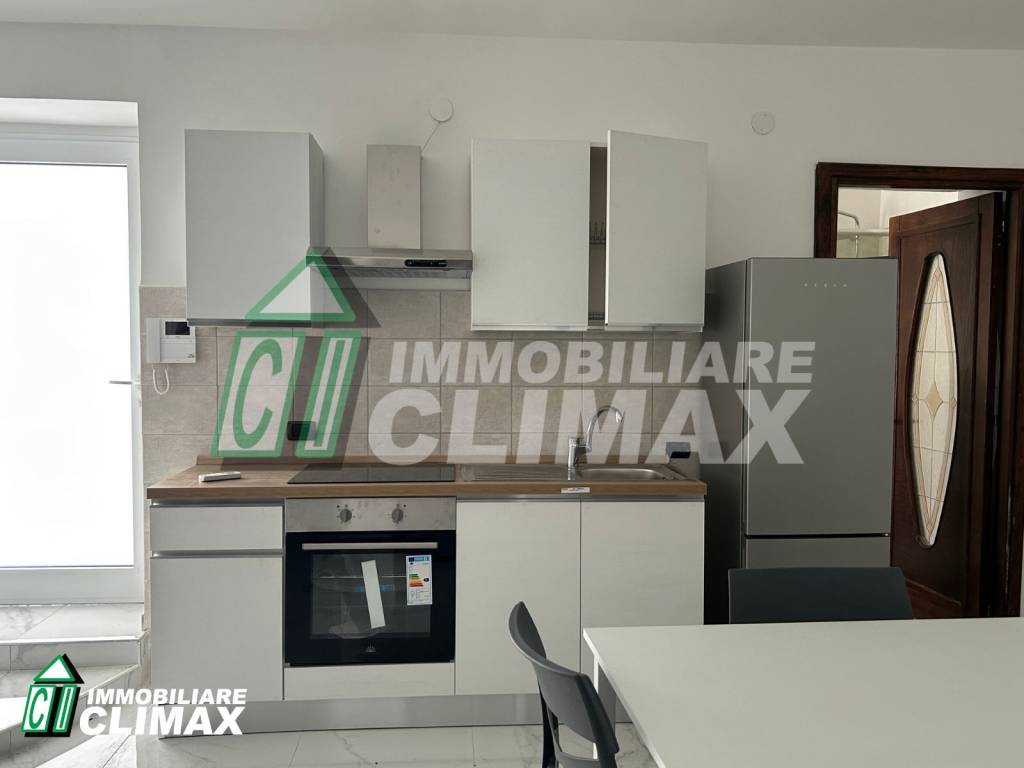 Appartamento a Caserta in Piazza Giacomo Matteotti, 63 - Foto 3
