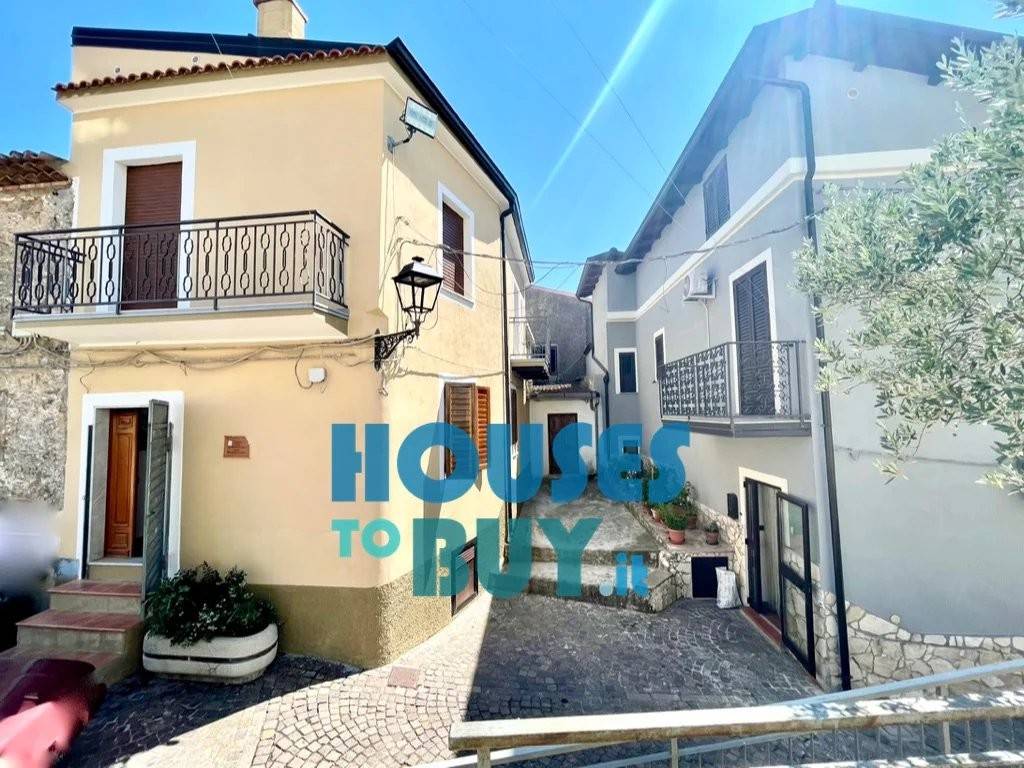 Villetta a schiera a Carfizzi in via Roma, 58. - Foto 2