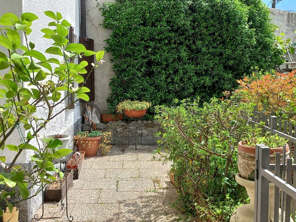 Appartamento a Cuveglio in Via 24 Maggio - Foto 3