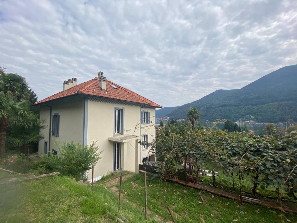 Villa a Brusimpiano in Via Fratelli Cervi - Foto 3