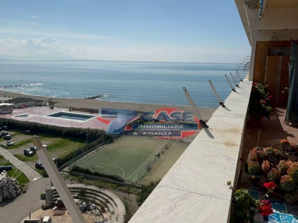 Appartamento a Castel volturno in Viale Darsena Occidentale - Foto 4