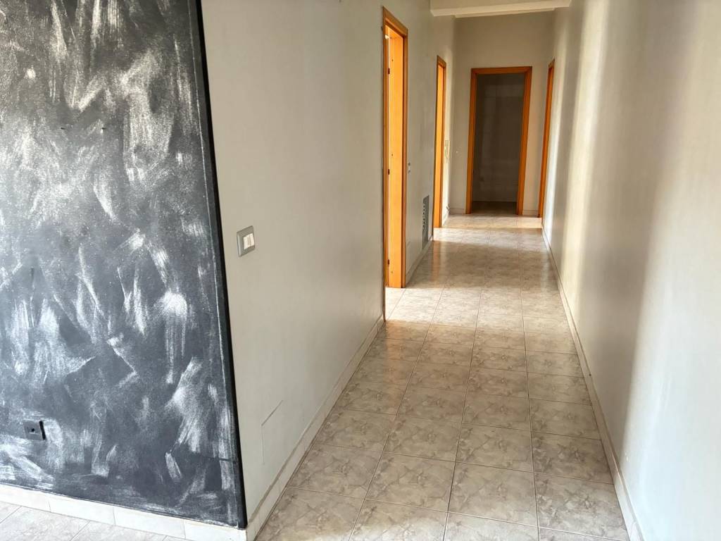 Appartamento a Crotone in Via Giovanni Paolo II - Foto 4