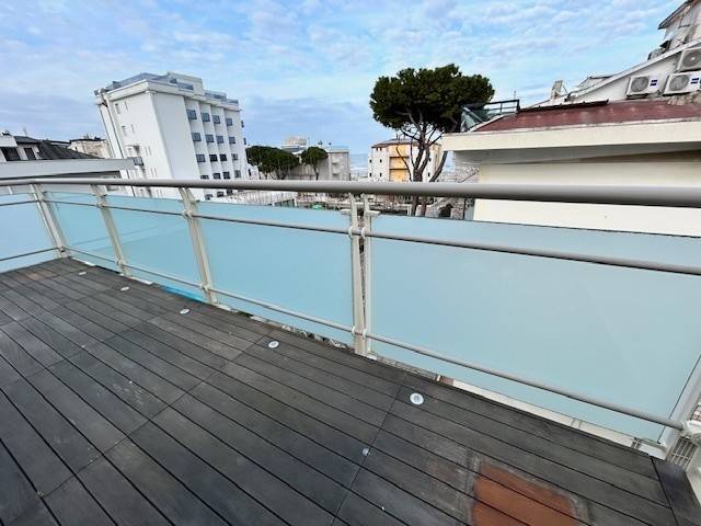 Attico / mansarda a Riccione in Viale G. Leopardi, 10 - Foto 4