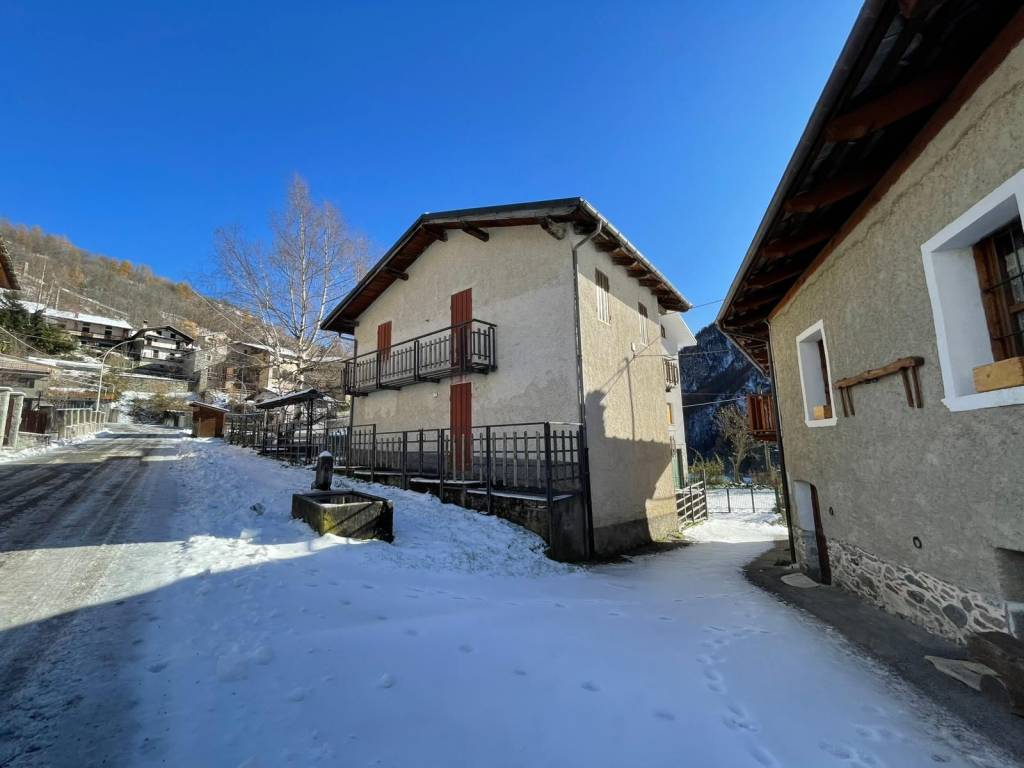 Villa a Casteldelfino in Via Bellino - Foto 2