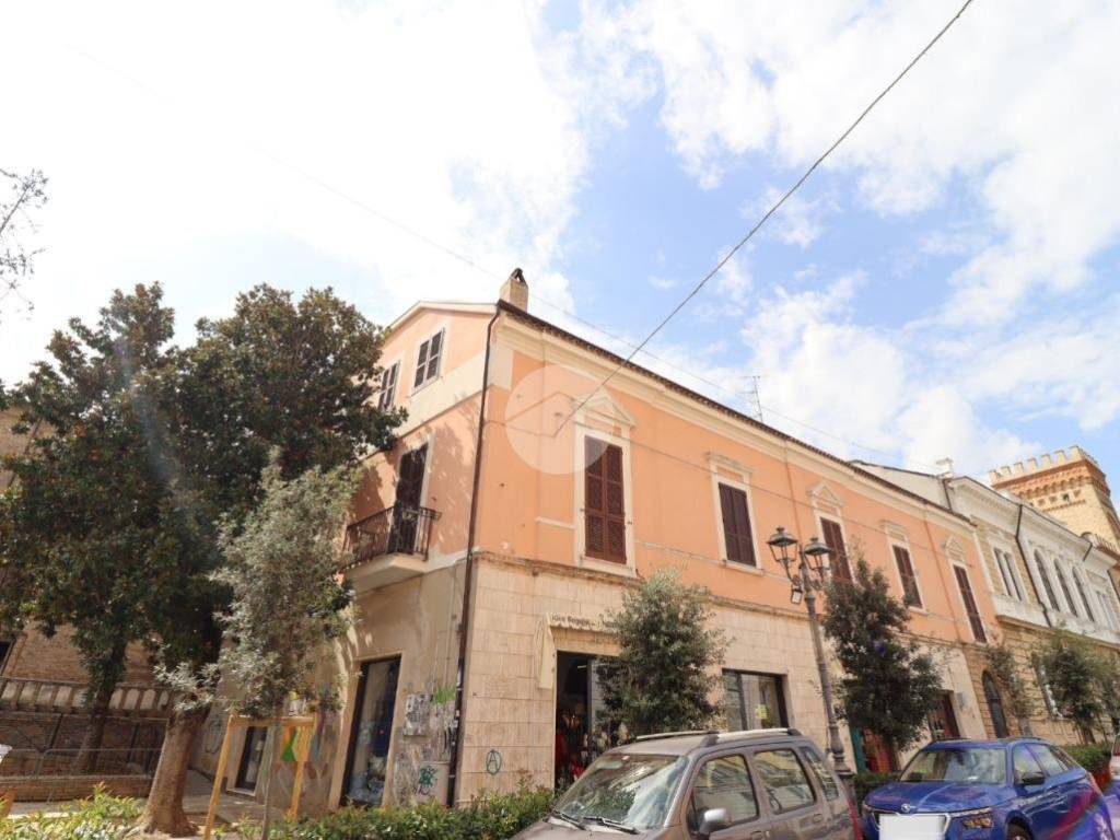 Palazzo / stabile a Mosciano sant'angelo in Via Settimio Passamonti, 2 - Foto 2