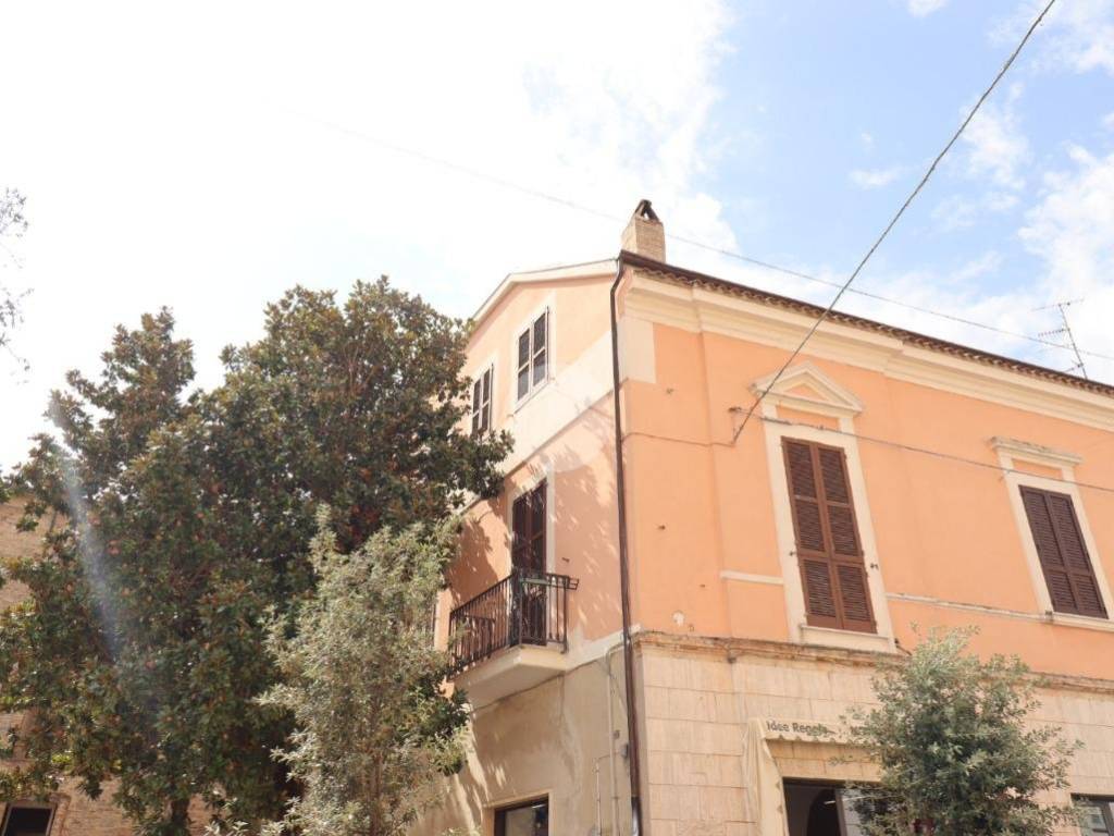 Palazzo / stabile a Mosciano sant'angelo in Via Settimio Passamonti, 2 - Foto 4