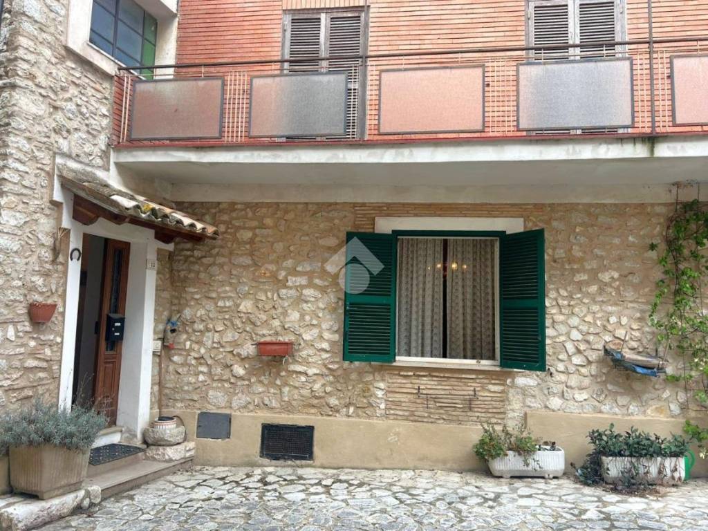 Appartamento a Cottanello in Piazza Vittorio Emanuele, 1 - Foto 2