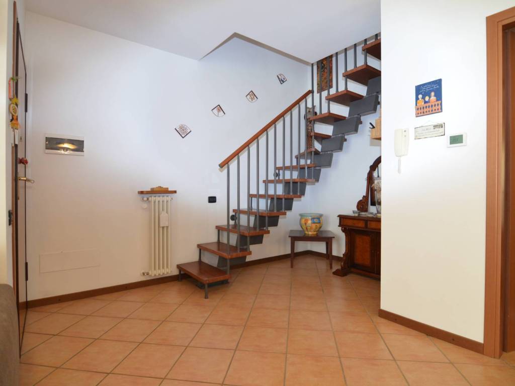 Appartamento a Oggiono in VIA DE COUBERTIN, 6 - Foto 4