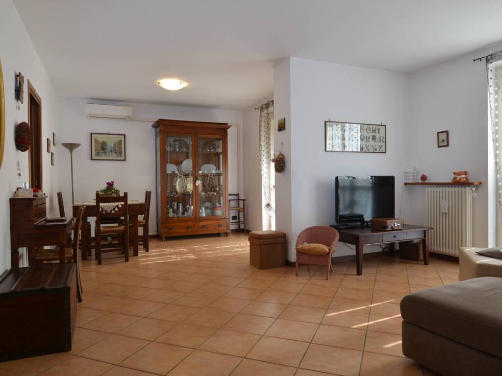 Appartamento a Oggiono in VIA DE COUBERTIN, 6 - Foto 5