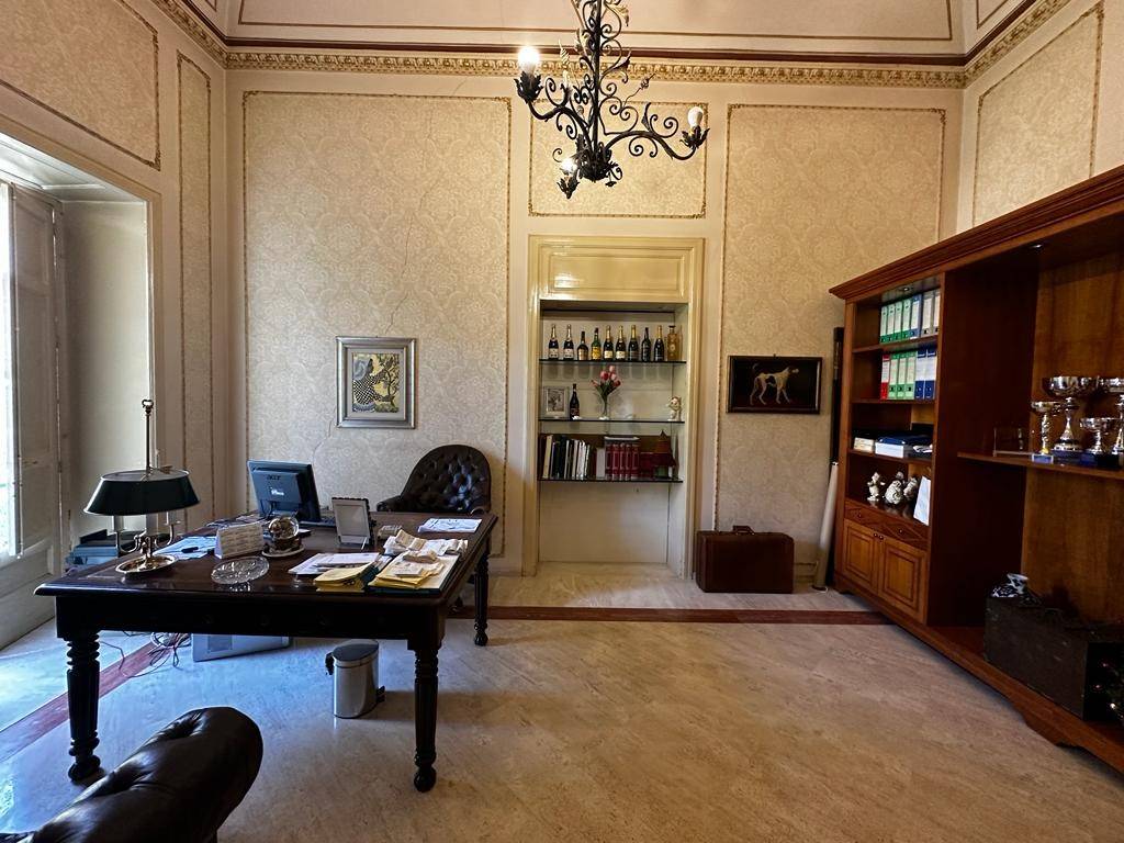 Appartamento a Caltanissetta in Corso Vittorio Emanuele, 118 - Foto 2