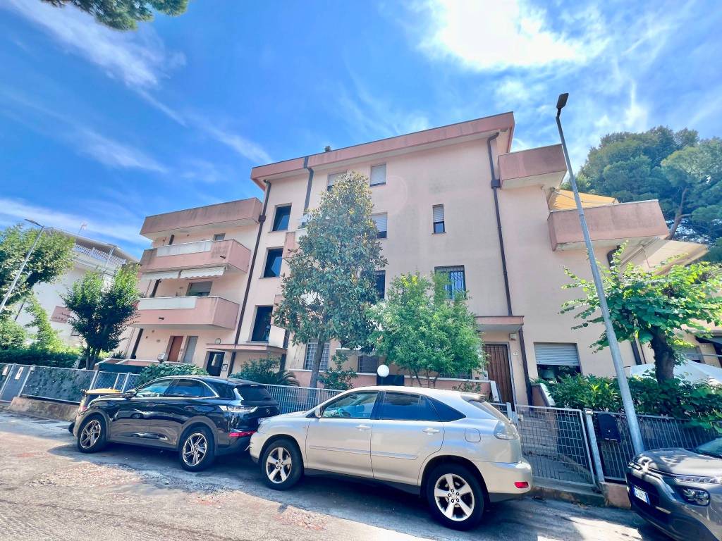 Appartamento a Riccione in Viale Giovanni Maria Damiani, 5 - Foto 4