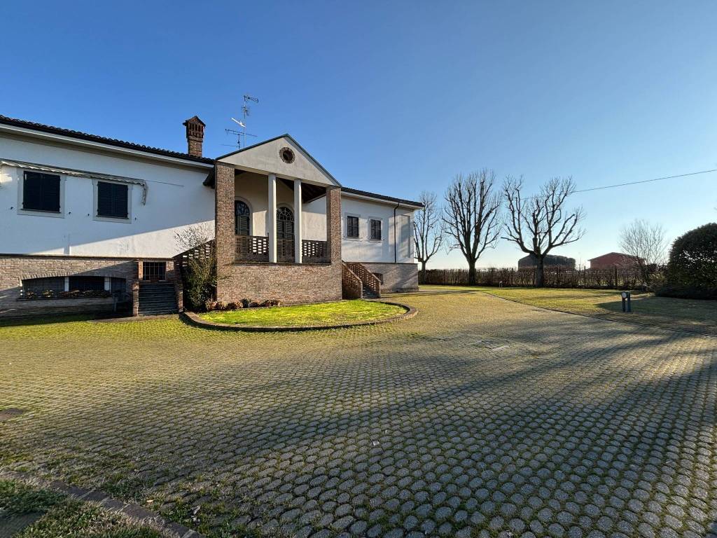 Villa a Bomporto in Via Ravarino Carpi - Foto 2