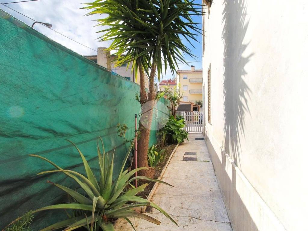 Casa indipendente a San benedetto del tronto in Via Carlo Rosselli, 18 - Foto 3