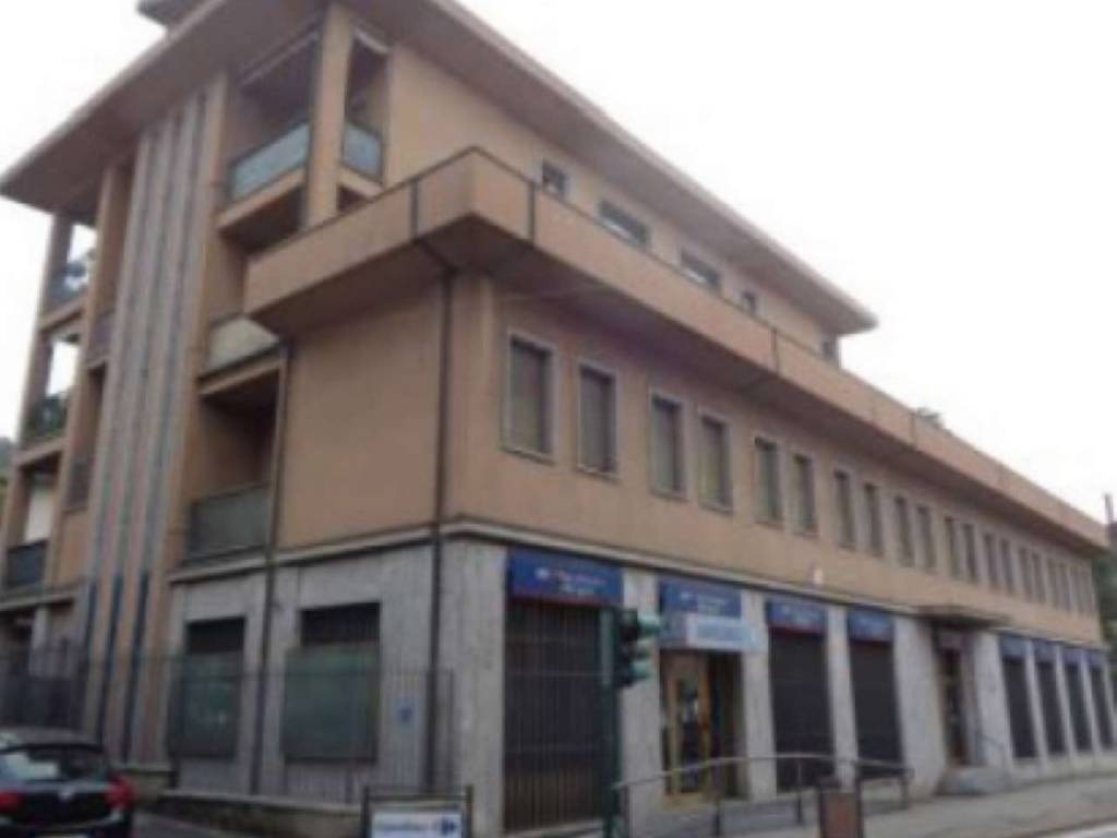 Palazzo / stabile a Gavirate in piazza Libertà 2 - Foto 2
