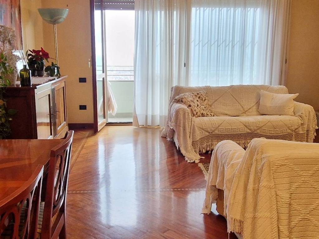 Appartamento a Salerno in Viale degli Olmi, 26 - Foto 5