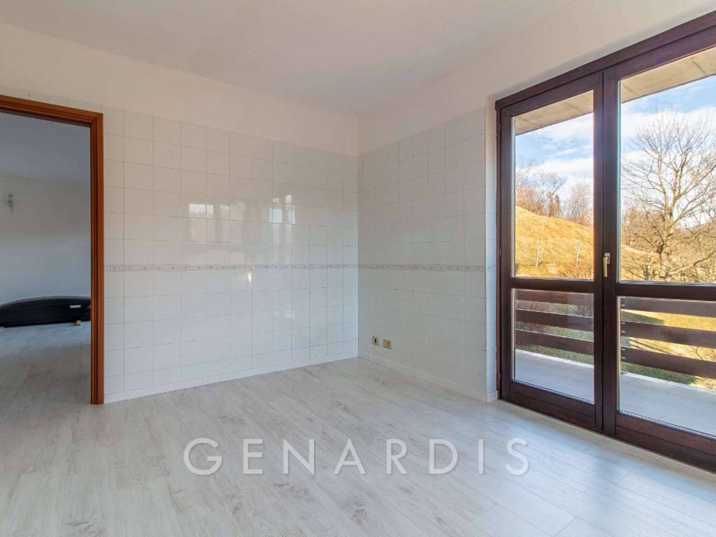 Appartamento a Brissago-valtravaglia in Via Al Piano 2 E - Foto 5