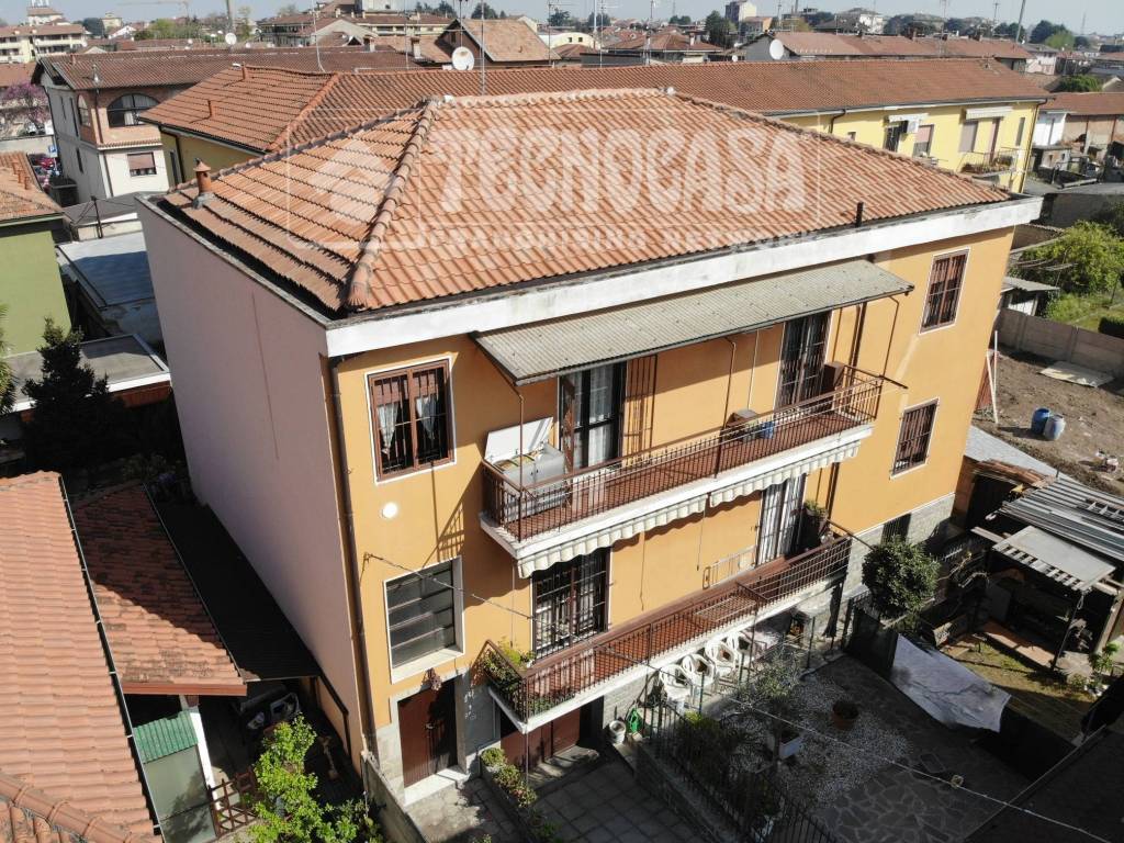 Appartamento a Bareggio in Via Cimarosa, 21 - Foto 1