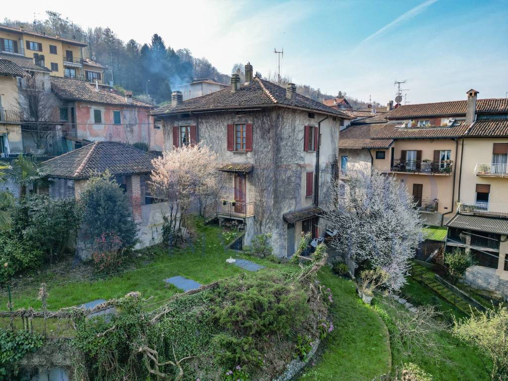 Villa a Galbiate in Via Vittorio Emanuele, 6 - Foto 2
