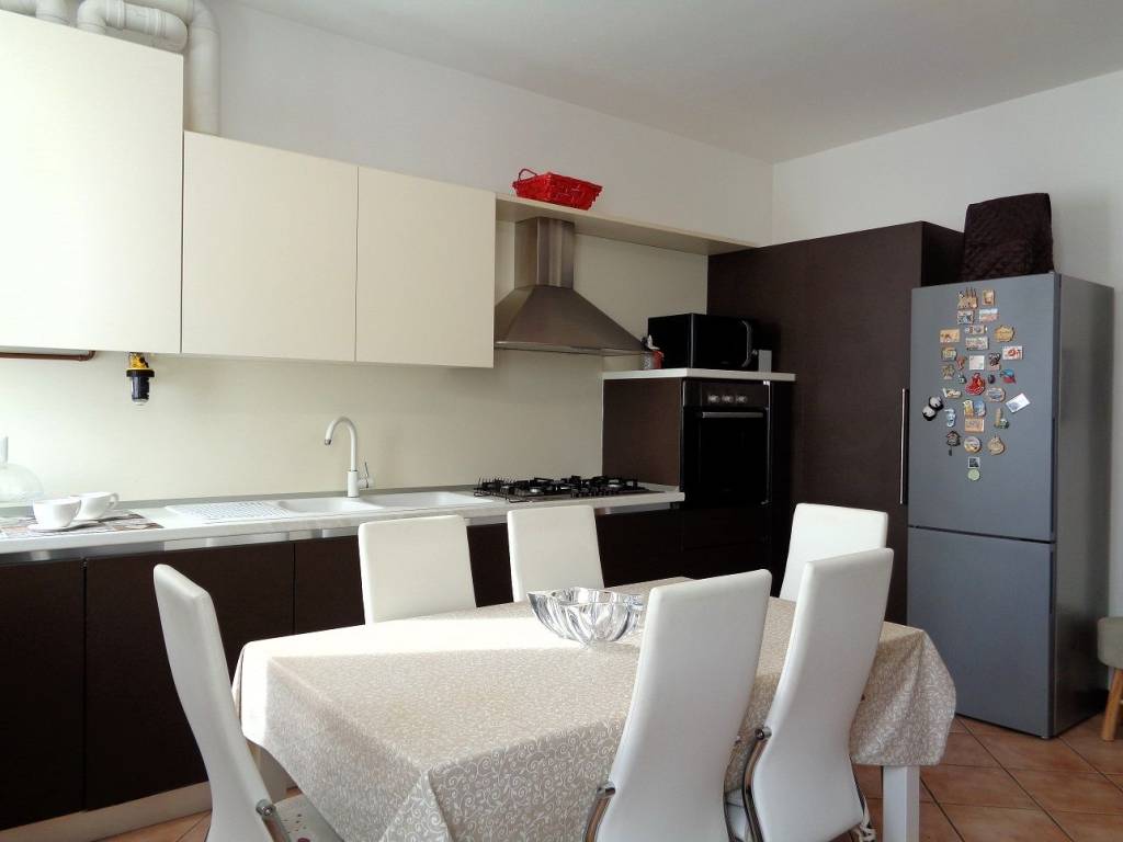 Appartamento a Bernareggio in Via Carlo Cattaneo - Foto 4