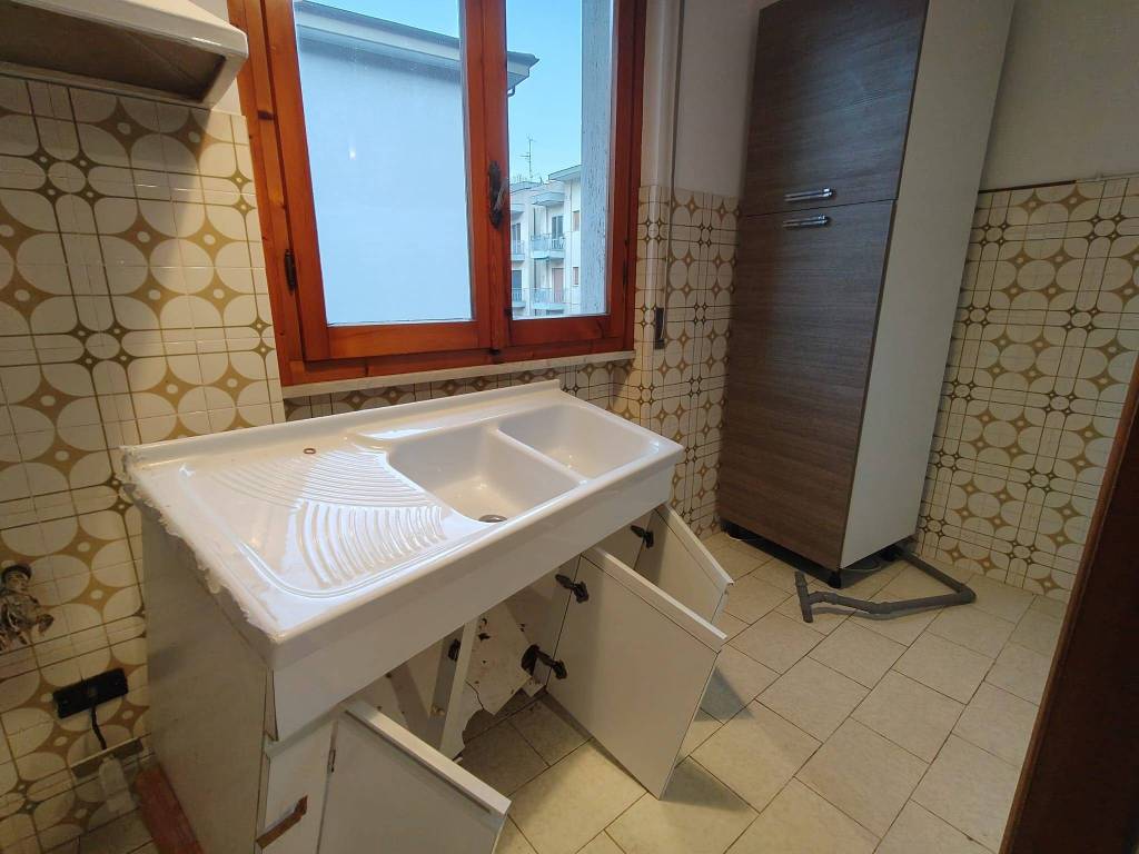 Appartamento a Finale ligure in Via Camillo Sbarbaro - Foto 4