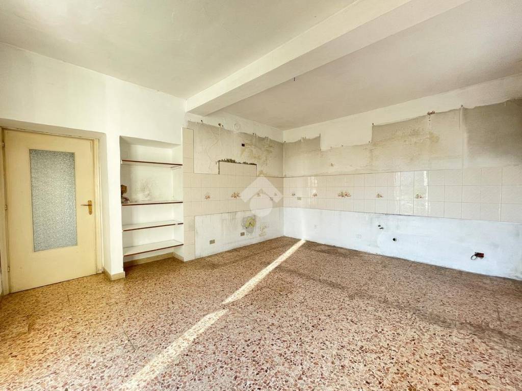 Appartamento a Besano in Via I. Volpi, 40 - Foto 4