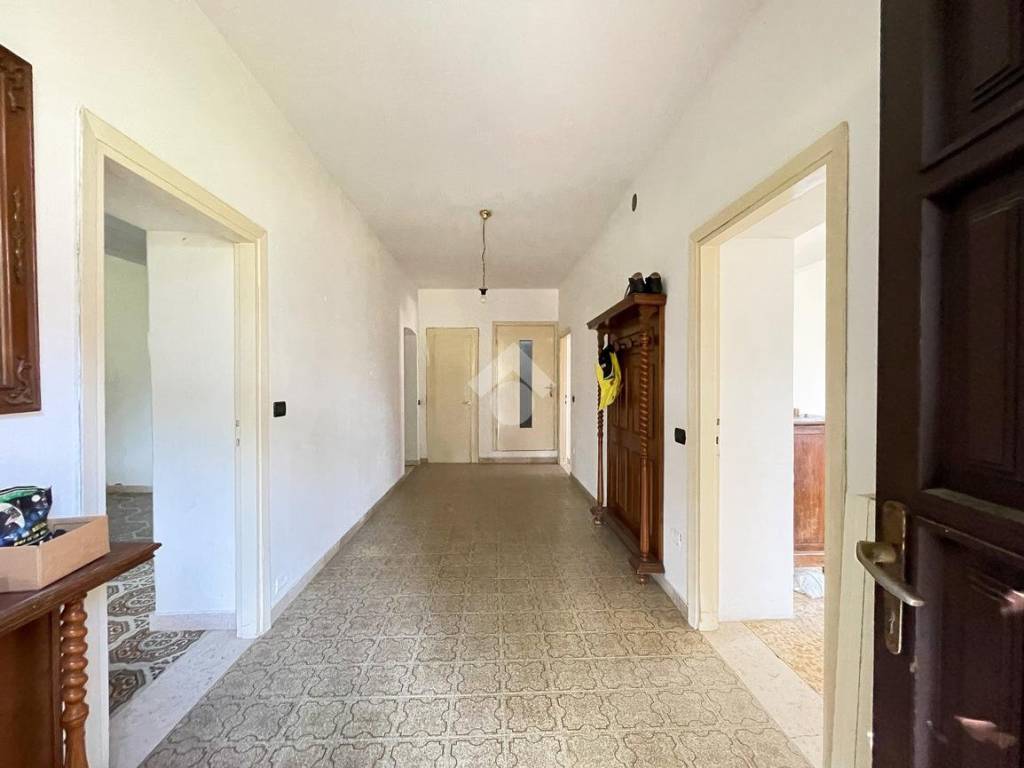 Appartamento a Besano in Via I. Volpi, 40 - Foto 2