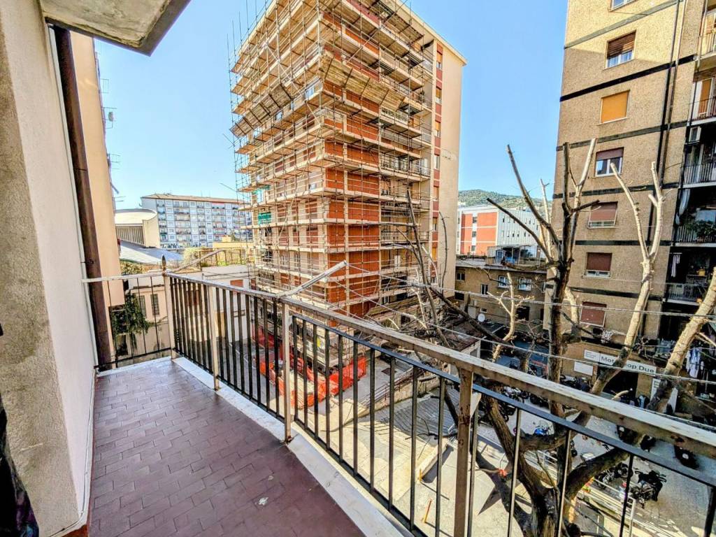 Appartamento a Savona in Corso Tardy e Benech, 13 - Foto 2