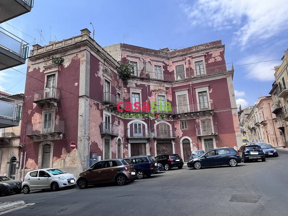Palazzo / stabile a Ragusa in Piazza Tenente Silvestro Schininà - Foto 3