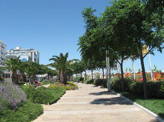 Palazzo / stabile a Riccione - Foto 2