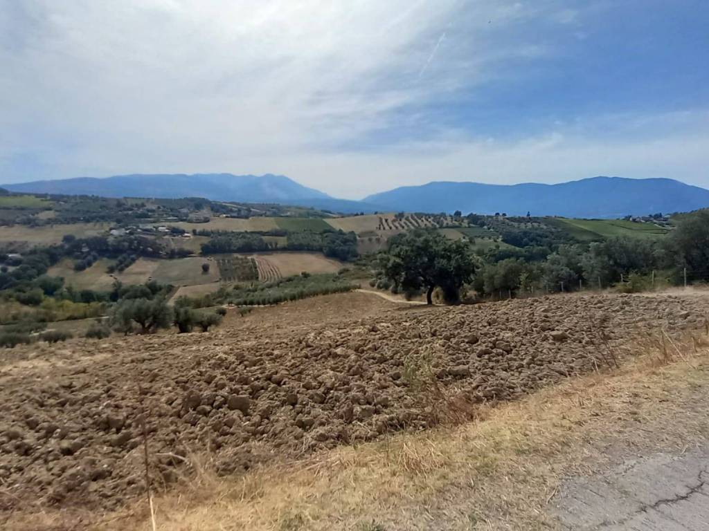 Terreno a Alanno in Strada Vicinale Raganella - Foto 2