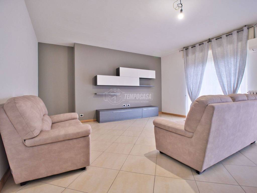 Appartamento a Novara in Via Generale Fara - Foto 2
