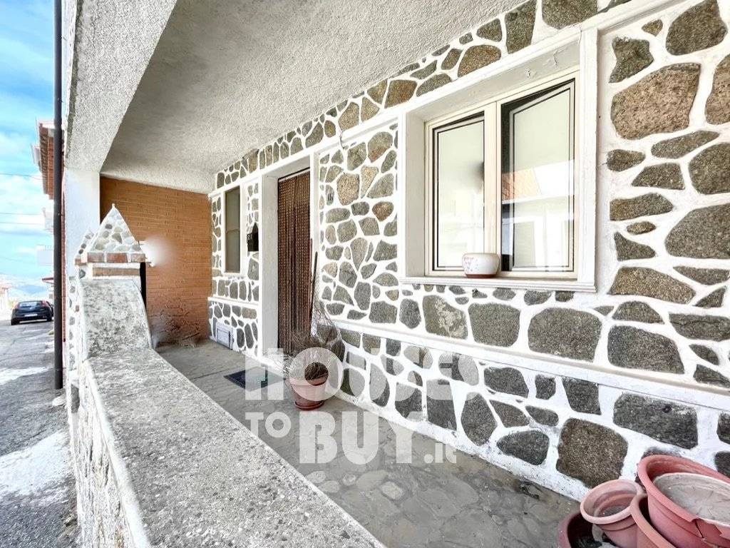 Villetta a schiera a Carfizzi in via Camillo Benso Conte di Cavour, 16. - Foto 5