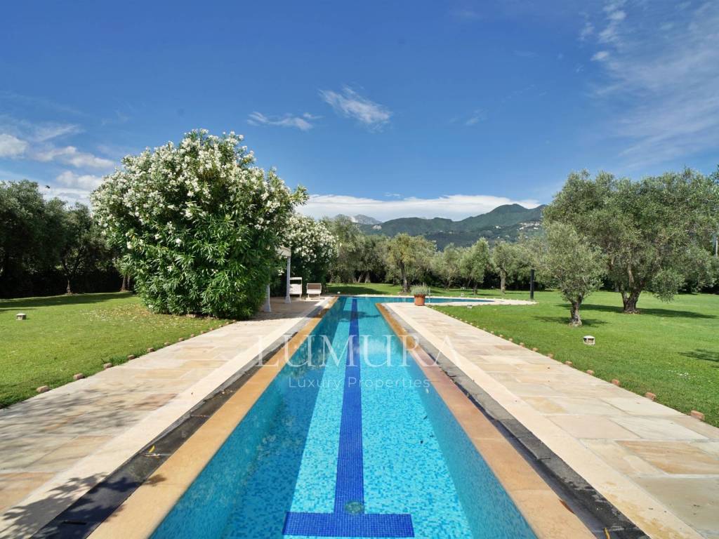 Villa a Pietrasanta in Via Vaiana - Foto 2