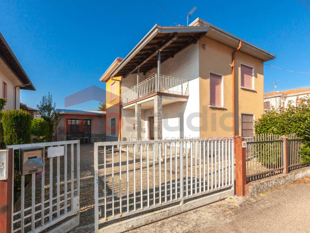 Villa a Fagnano olona in Via Cadore - Foto 2