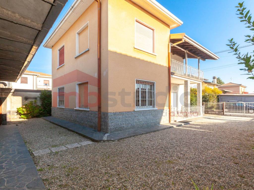 Villa a Fagnano olona in Via Cadore - Foto 4