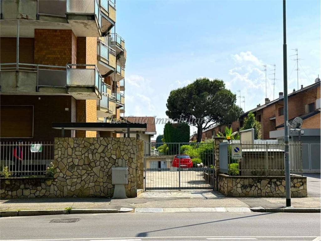 Box / garage a Novara in Viale Giulio Cesare, 239 - Foto 4
