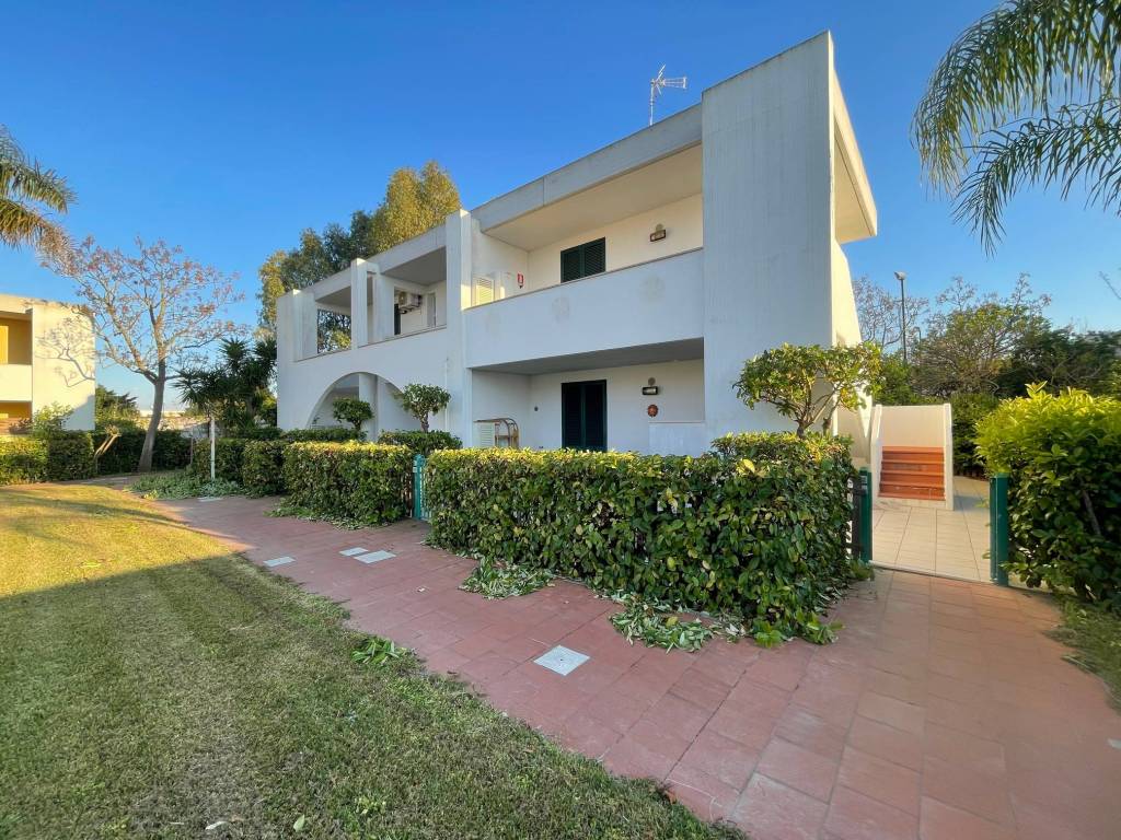 Villa a Melendugno in Via Massimo Troisi - Foto 4