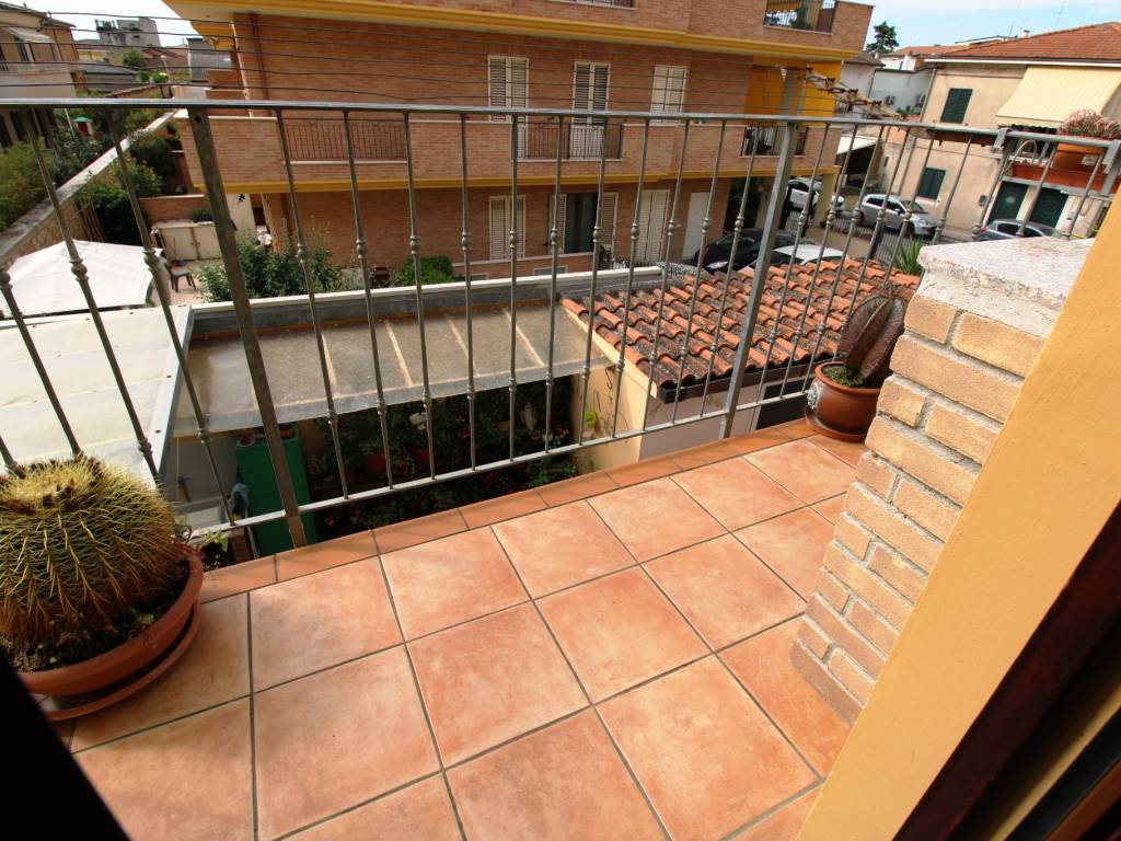 Appartamento a Civitanova marche in Via Ugo Foscolo - Foto 3