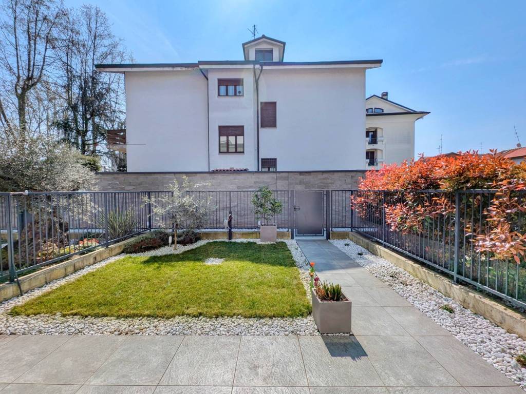 Appartamento a Monza in Via Antonio Correggio Allegri, 7 - Foto 2