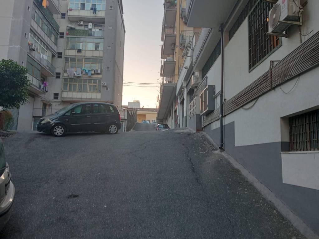 Box / garage a Catania in Via Nazario Sauro, 82 - Foto 2
