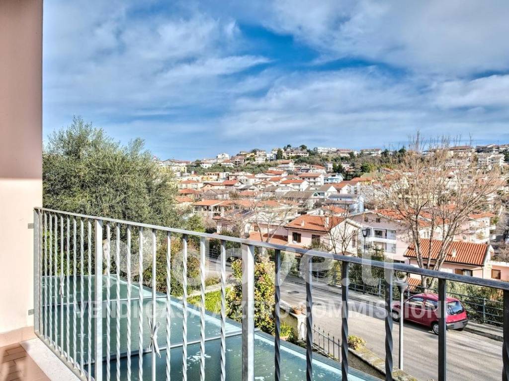 Villa a Pescara in Via Italo Giovannucci, 74 - Foto 2