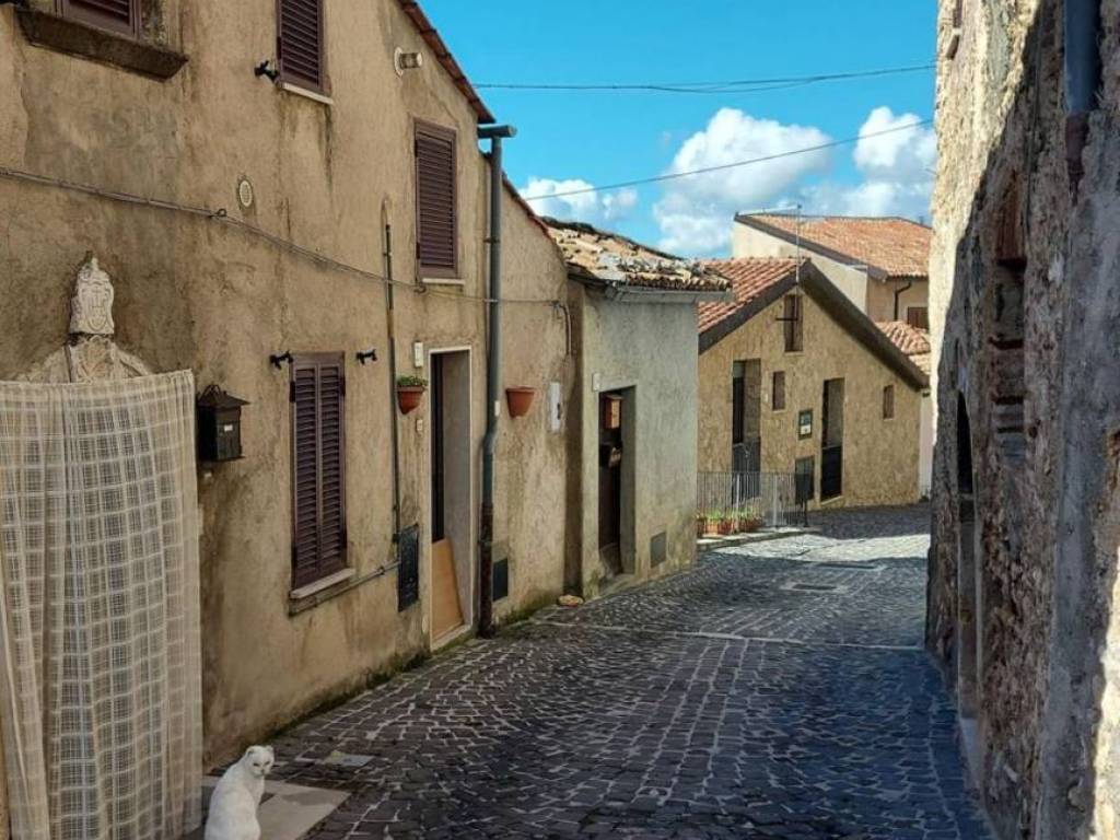 Villa a Pereto in Via Vittorio Veneto S.N.C. - Foto 2