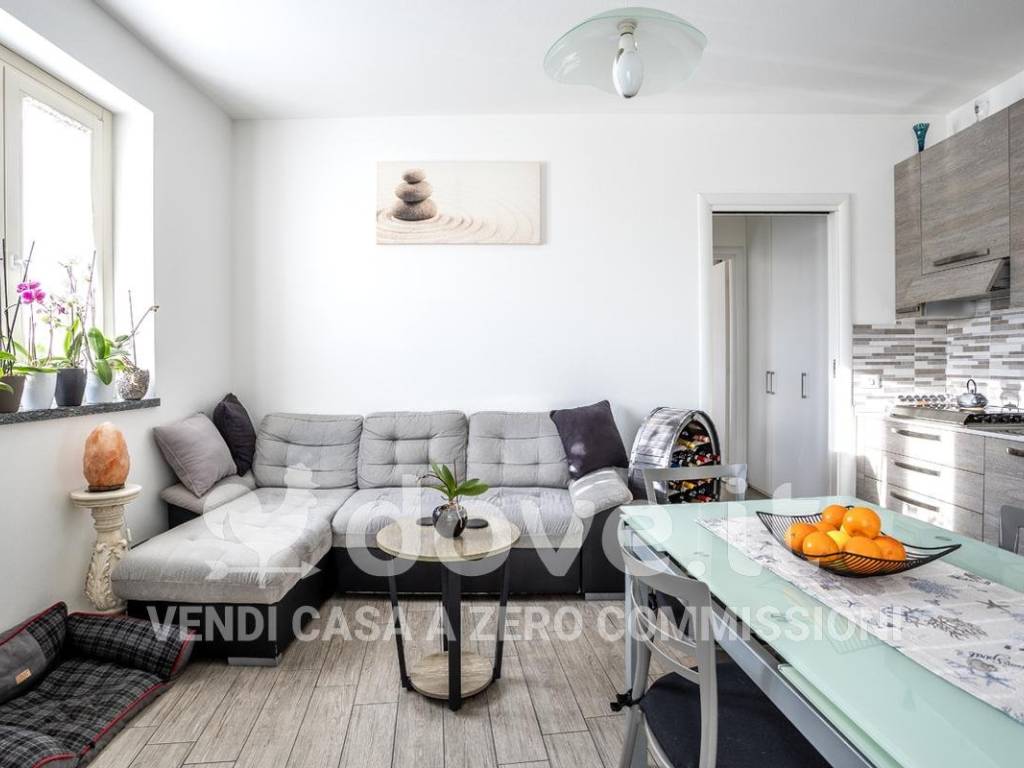 Appartamento a Luino in Via Voldomino, 58 - Foto 2