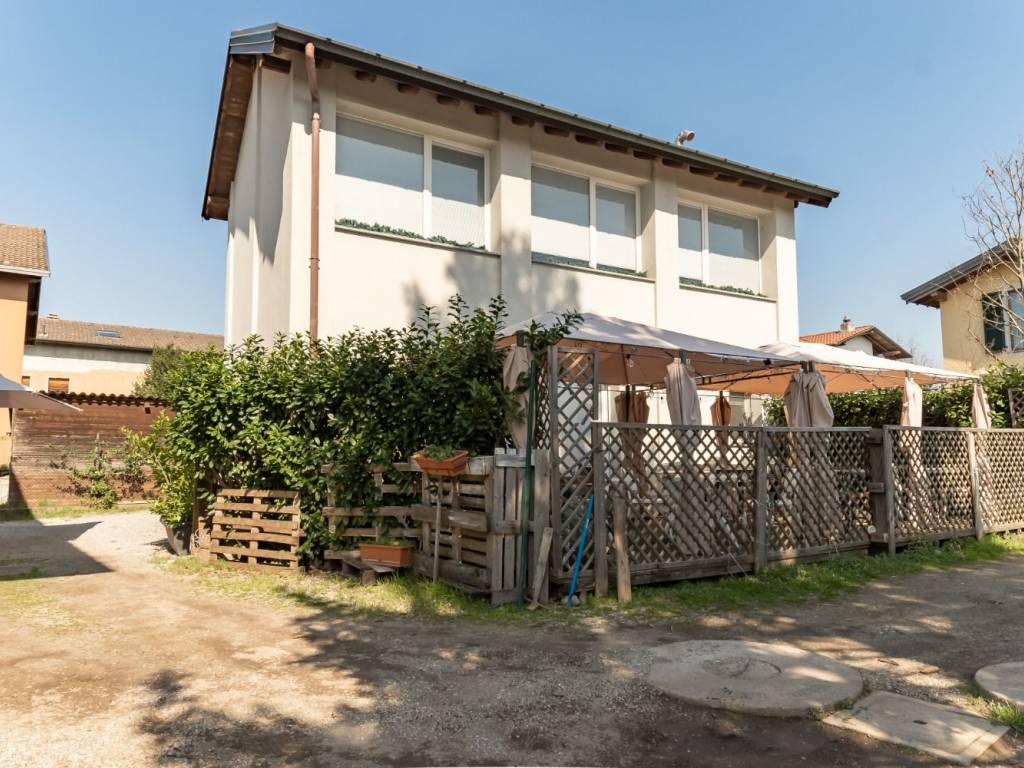 Palazzo / stabile a Castiglione olona in Via Monte Cimone, 37 - Foto 3