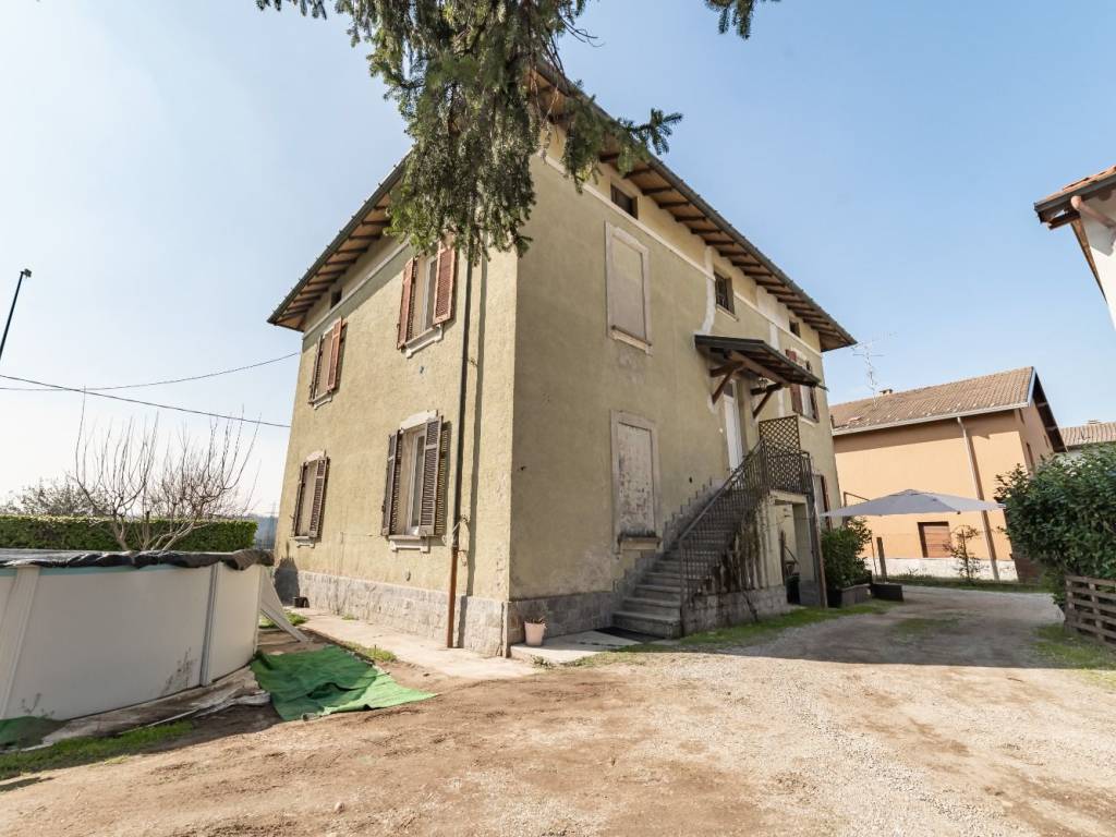 Palazzo / stabile a Castiglione olona in Via Monte Cimone, 37 - Foto 5