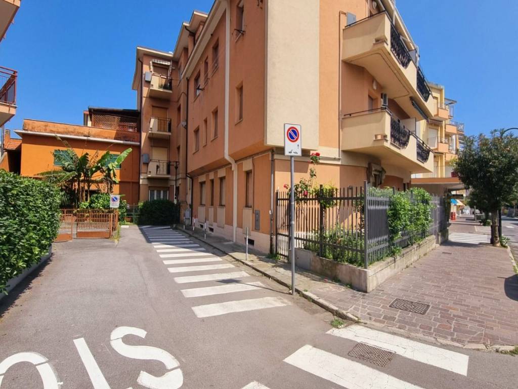 Appartamento a Spotorno in Via Liguria - Foto 2