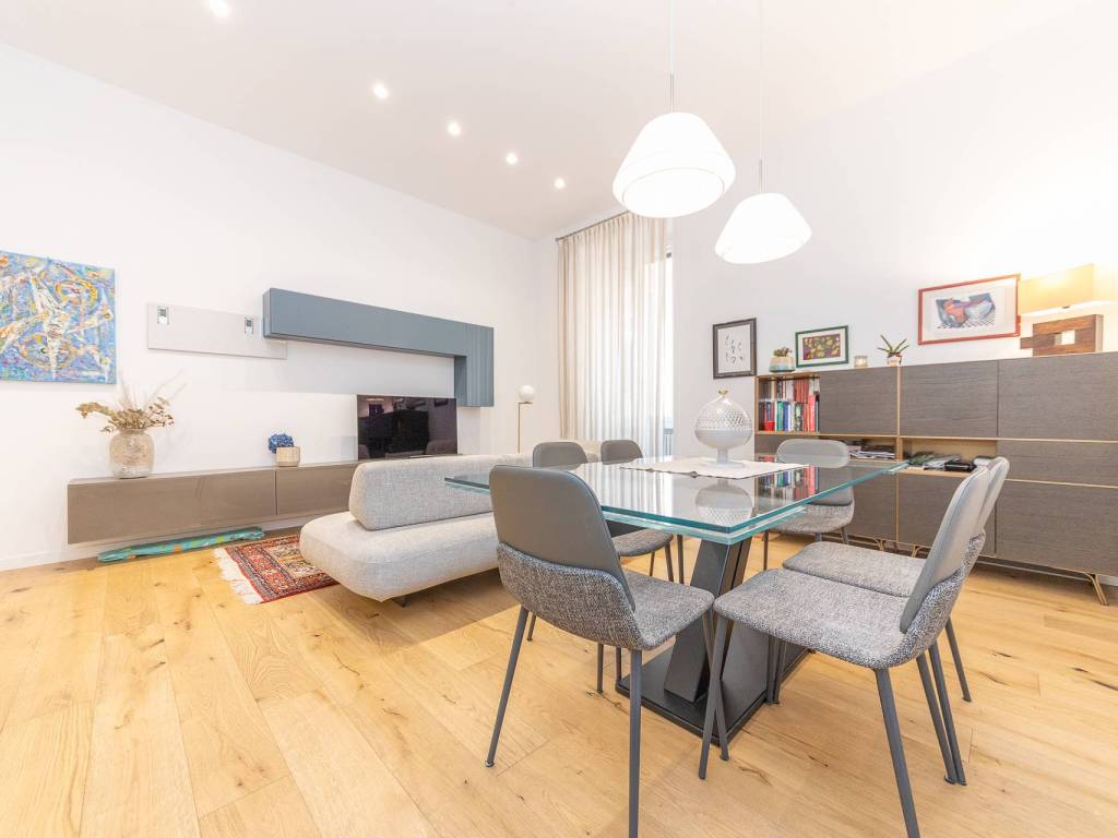 Appartamento a Roma in Via Mecenate, 27 - Foto 1